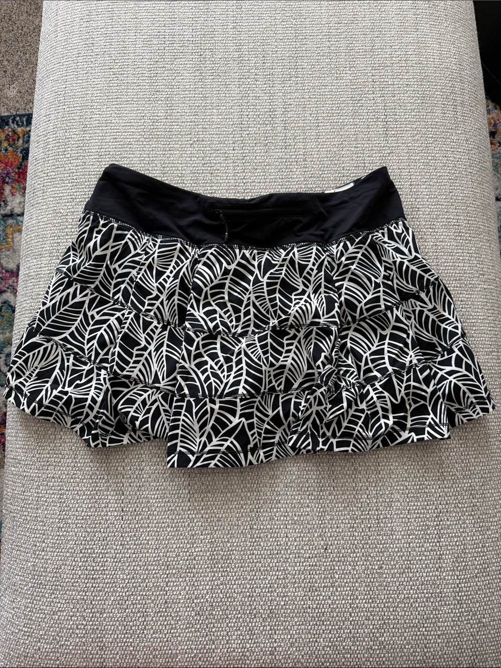 Lululemon Black & White Leaf-Print Ruffle Skirt